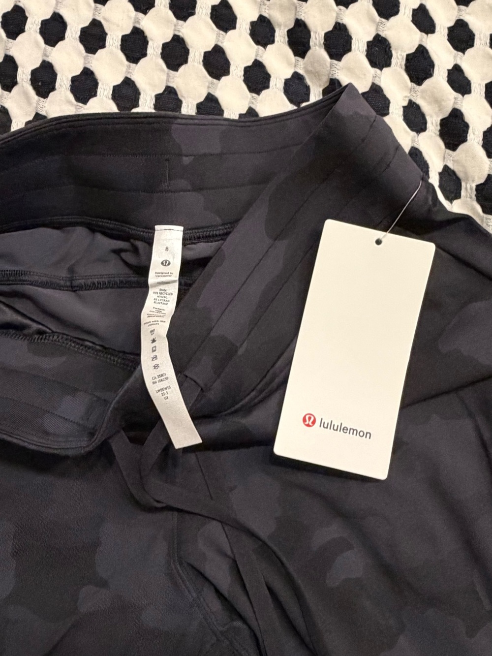 lululemon athletica Women’s Black Bootcut Camo Joggers - Picture 6 of 8